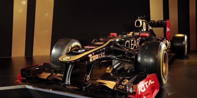 Грожан и новият Лотус отнесоха всички на Каталуня