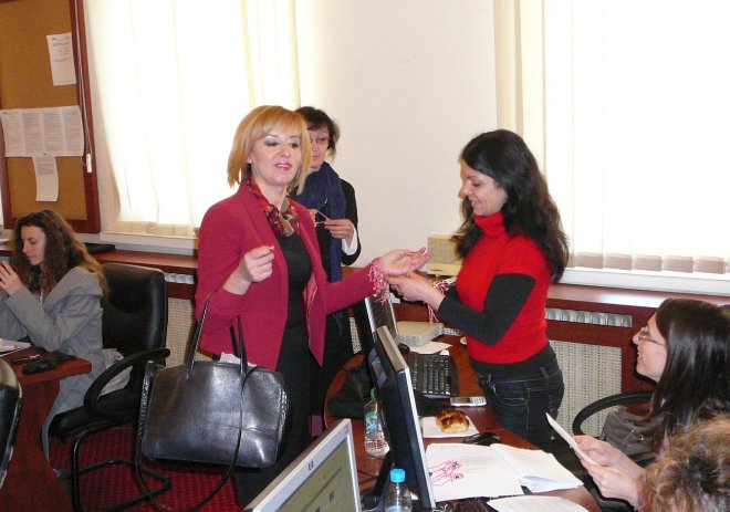 Мая Манолова поздрави парламентарните репортери за 1 март (Снимки)