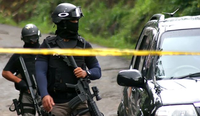 Индонезийка уби сина си, имал малък пенис