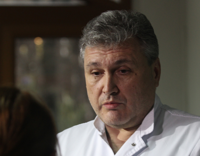 Проф. Любомир Спасов пред ПИК: Борисов ще лежи поне седмица на системи