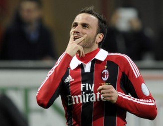 Милан смачка Лацио и окупира третото място