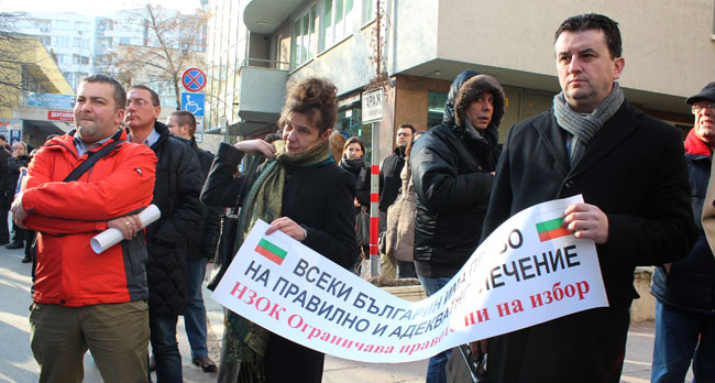 Професор към шефа на НЗОК: Върни дипломата си на лекар!