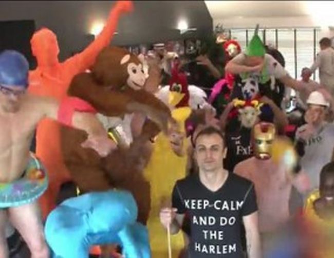 Бербо и Манолев изригнаха с танц на Harlem Shake (Видео)