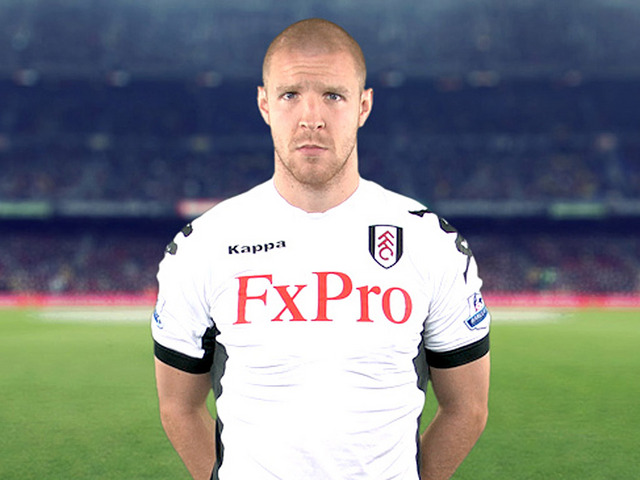 Сендерос остава при Бербатов и Манолев във Фулъм