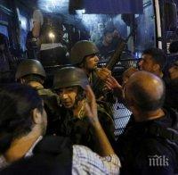 Драмата в Турция продължава! Метежниците завзеха фрегата, държат началника на флота за заложник