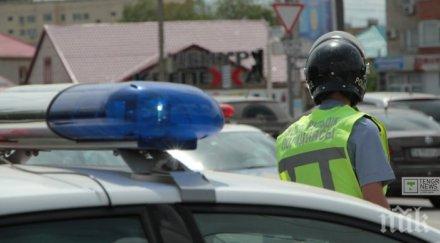 ексклузивно убиецът полицая алмати бил черни дрехи брада азиатска външност видео