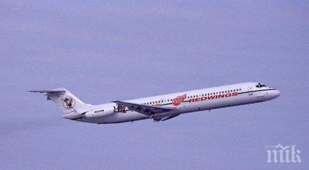 небето двигателят самолет 213 пътници отказа въздуха