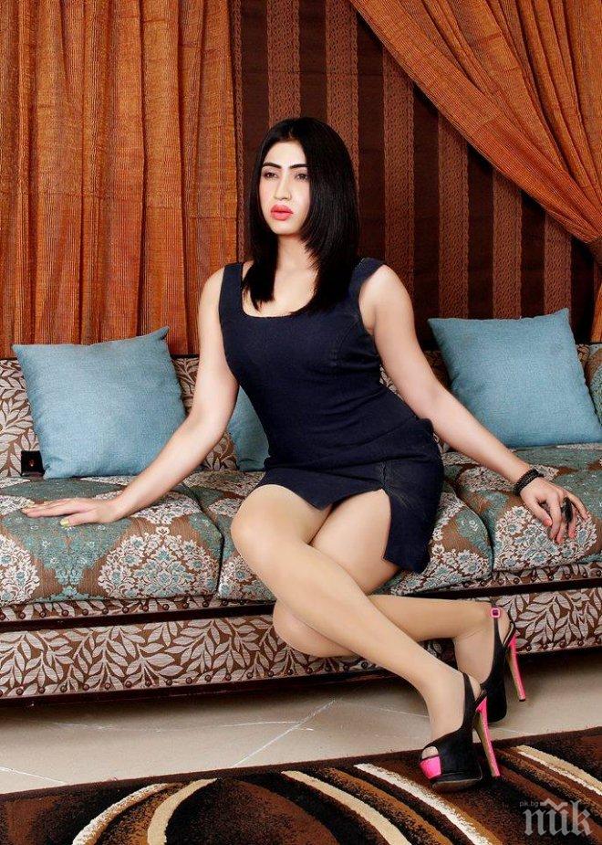 Пакистанската Кардашиян удушена от брат си заради разголени снимки