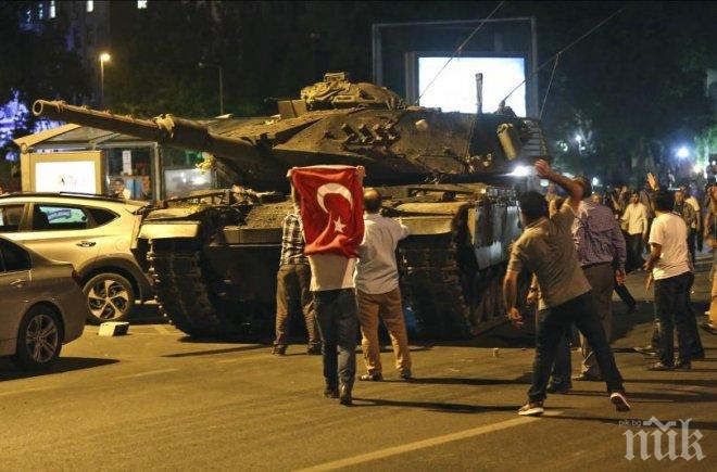 Началникът на Академията на ВВС е задържан заради неуспешния преврат в Турция 