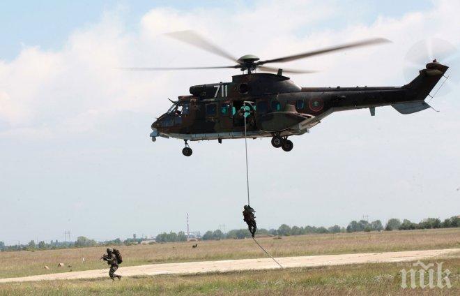 Гърция връща задигнат от турските метежници хеликоптер