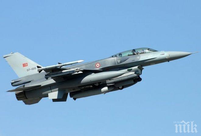 „Ройтерс“: Два F-16, управлявани от участници в преврата са държали на мушка самолета на Ердоган, но не са го свалили