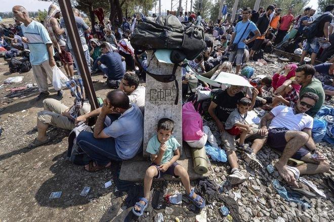 „Каритас“: Десетките хиляди мигранти на Балканите са в окаяно положение и изчакват да продължат в Северна Европа 