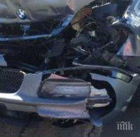 Две коли и бус се нанизаха край Слънчев бряг