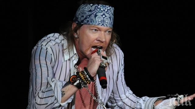 Арестуваха Аксел Роуз и бандата му заради оръжие