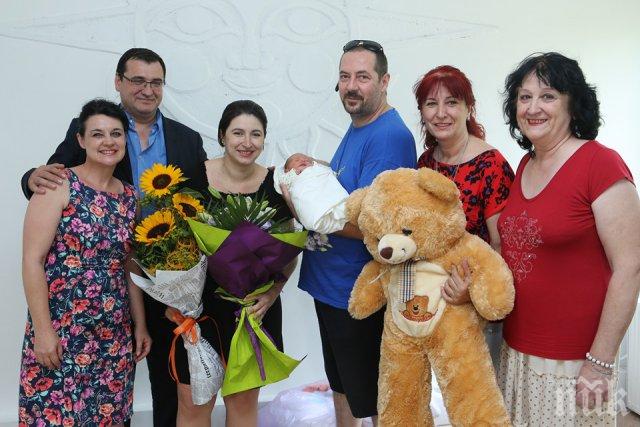 Радост: Славчо Атанасов дундурка бебе