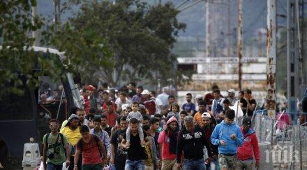 пик строят спортна площадка запълване свободното време бежанците