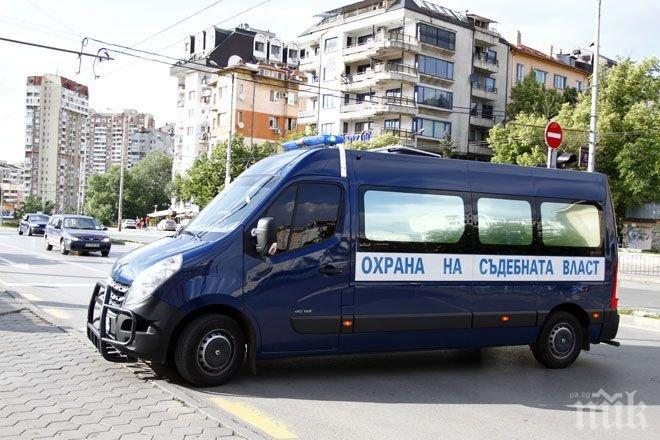 Служител на Съдебна охрана се простреля в крака по невнимание