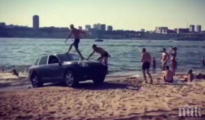 Не всеки го може: Скок във водата от покрива на „Порше Кайен” (ВИДЕО)