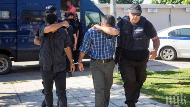 По-скоро спасение!? Гърция осъди 8-те турски заговорници на по 2 месеца затвор