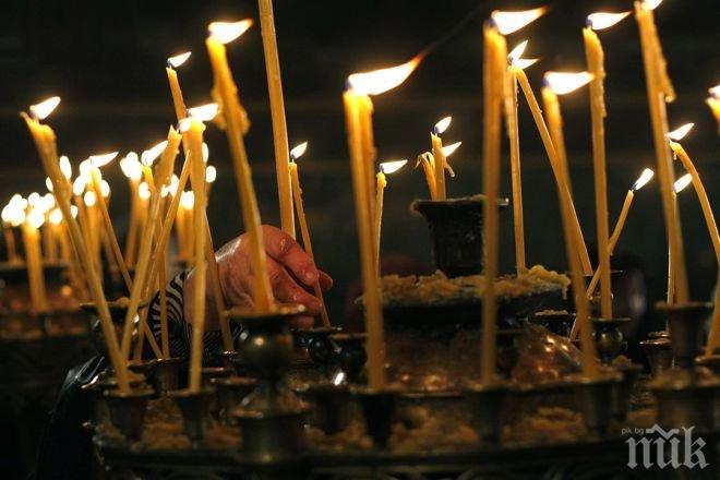 Отлага се литургията в рушащата се църква в Черноземен