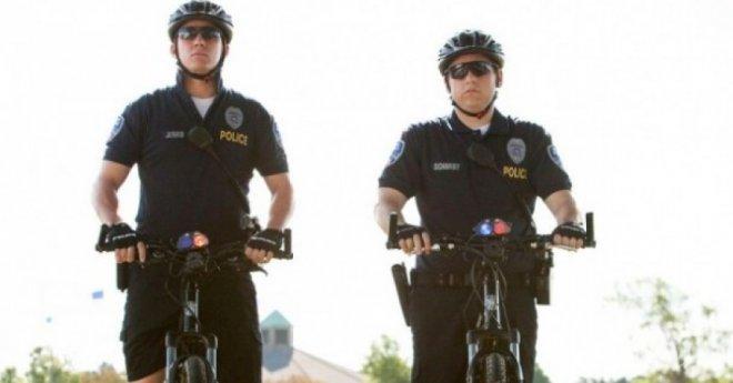 Нюйоркските полицаи ще бъдат екипирани с каски