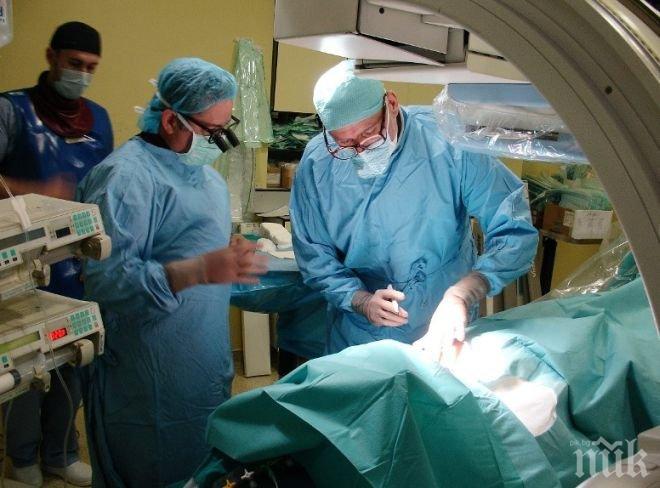 Направиха успешна трансплантация на двете длани на 57-годишен пациент