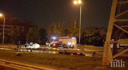 извънредно тежка катастрофа околовръстното софия режат ламарините извадят шофьора