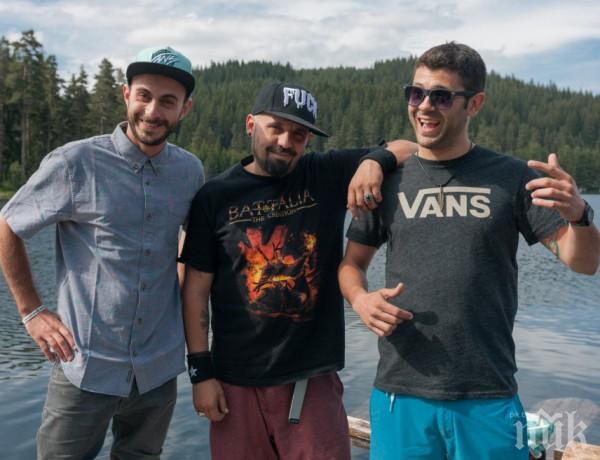 ЕКСКЛУЗИВНО! Къде почиват звездите? Едни са на палатка, други с кемпер, а трети...