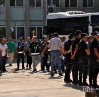 Турски съд постанови арест за 17 журналисти 