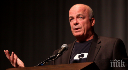 почина актьорът джери дойл