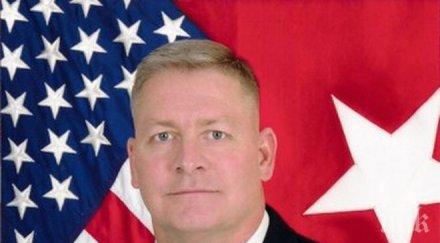 пентагонът уволни генерал заради злоупотреби жени пари