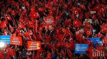 шефът американското централно военно командване отрича замесен турския метеж