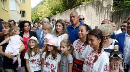 премиерът санирането хората видят добрите резултати сами включат програмата снимки