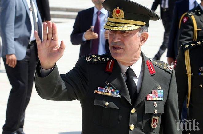 Висшия военен съвет на Турция остави генерал Хулуси Акар като началник на Генералния щаб