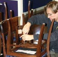 Шотлански съпрузи откриха скъпоценности в стар стол, купен за 5 паунда