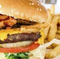 ВНИМАВАЙТЕ! В никакъв случай не яжте тези любими храни в жегите! Много е опасно