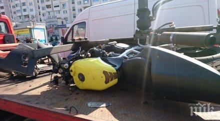 първо пик шокиращи кадри кървавото меле моторист софия протест блокира столицата заради смъртта снимки