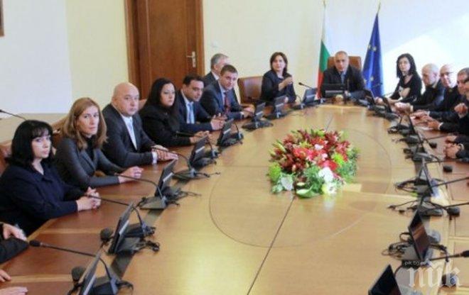 Кабинетът ще одобри още разходи за отбрана