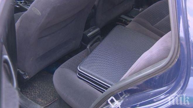 Нова схема: Крадат чанти и пари от колата, докато паркирате