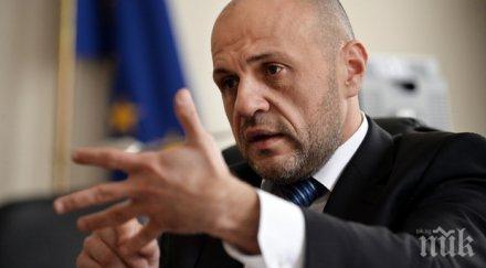 извънредно томислав дончев премиер вицето бойко успокои топката кротко понамалим темпото