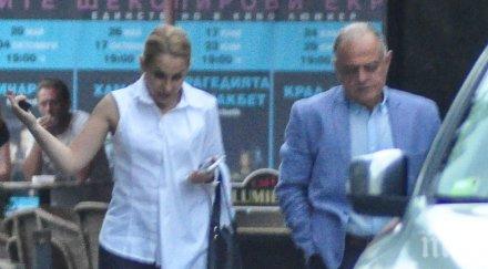 фото бомба пик синият ген атанасов секси блондинка спипаха калъп женски мерцедес папарашки снимки