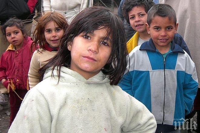 Социалните в ЕС спасиха над 150 българчета от тормоз! Роми пращат децата си на гурбет