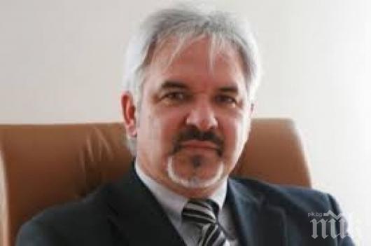 След екскмета на Петрич Вельо Илиев, съвета напуска и заместникът му Христо Георгиев. Отиват на други поприща и в други градове