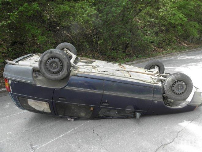 Екшън с продължение: Джамбазите от Галиче катастрофирали два пъти, ранен е крадецът