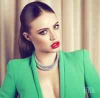 Уникум! Руски модел си показа срамотиите на червения килим (СНИМКА)