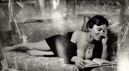 повярвате вижте правил секс един век жената лежи мърда мъжът