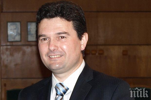 Зеленогорски се размечта за повече сиво вещество в политиката