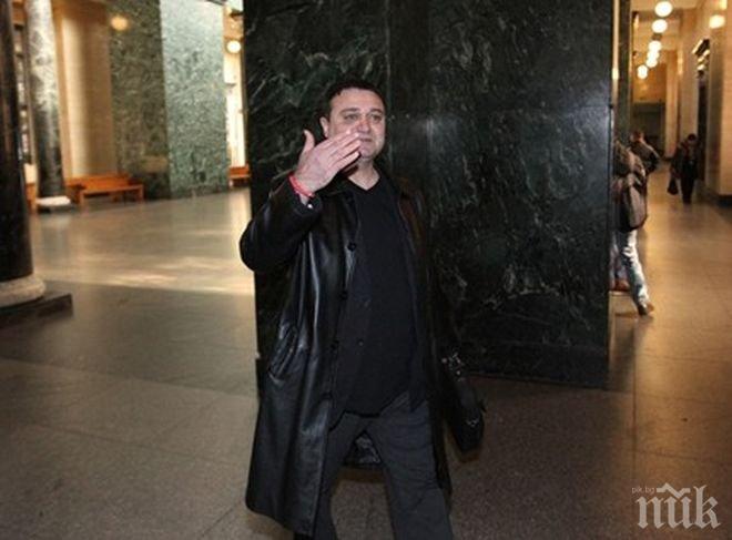 Шеф на съд сваля панталони пред съдия- изпълнител