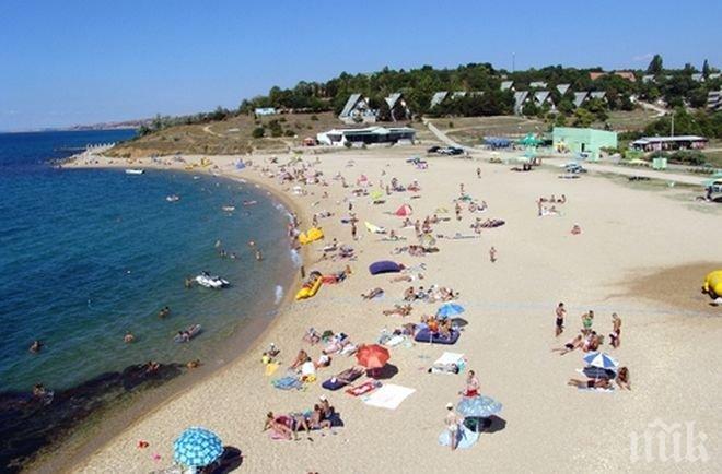 Опасност! Наивно изглеждащи деца обират туристи на плажа