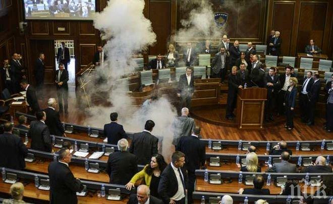Парламентът в Косово обяви взрива на паркинга за терористичен акт